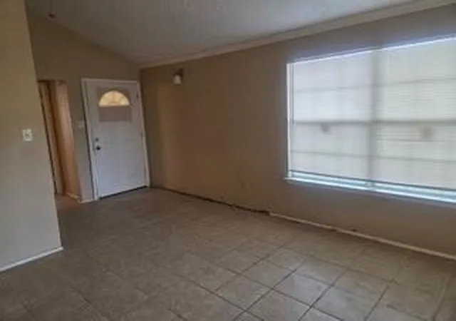 Photo 3 of Sale Pending at 10046 Ridgecoral Dr, Houston, TX 77038 | MLS# 95985912 | Listing updated on 2026-08-23