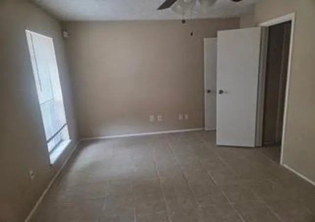 Photo 4 of Sale Pending at 10046 Ridgecoral Dr, Houston, TX 77038 | MLS# 95985912 | Listing updated on 2026-08-23