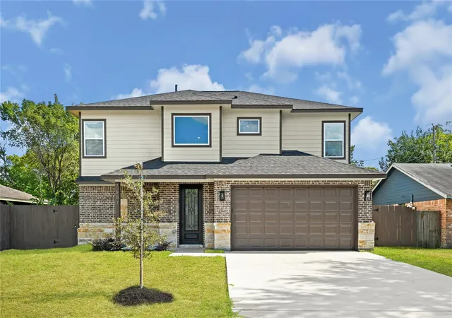 Photo 2 of Single family home for sale at 7607 Woodsman Trl, Houston, TX 77040 | MLS# 6184393 | Listing updated on 2026-09-21