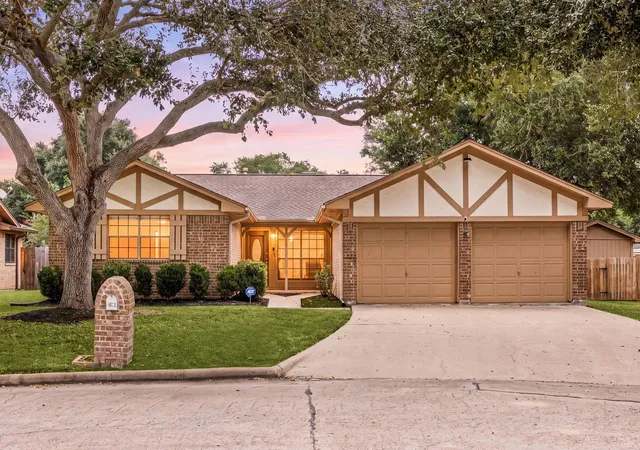 19th image of 2019 Franklin Cir, Rosenberg, TX 77471 | MLS# 76193237