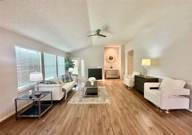 Photo 3 of Single family home for sale at 4615 Leicester Wy, Missouri City, TX 77459 | MLS# 29053924 | Listing updated on 2026-09-15