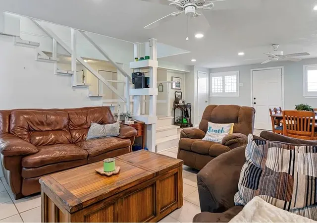 3rd image of 909 Private Road 652, Bay City, TX 77414 | MLS# 46656791