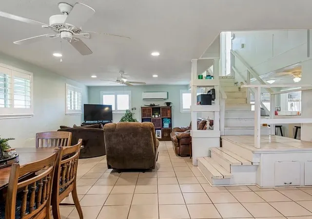 4th image of 909 Private Road 652, Bay City, TX 77414 | MLS# 46656791