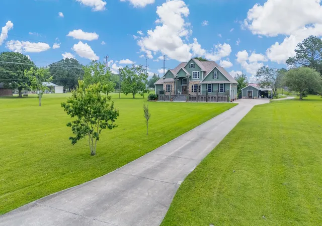 Homes for sale in Winnie, TX | 809 S Van Ostrand Ln, Winnie, TX 77665 | MLS# 81120880