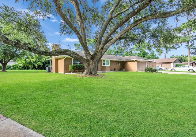 1st image of 203 22nd Ave N, Texas City, TX 77590 | MLS# 38814105