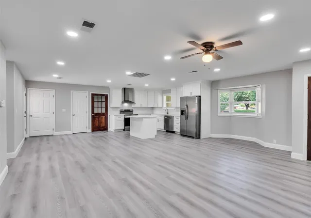 Photo 3 of Single family home for sale at 203 22nd Avenue N, Texas City, TX 77590 | MLS# 38814105 | Listing updated on 2026-08-02