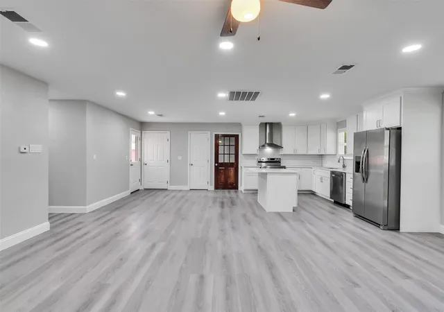 Photo 3 of Single family home for sale at 203 22nd Avenue N, Texas City, TX 77590 | MLS# 38814105 | Listing updated on 2026-08-02