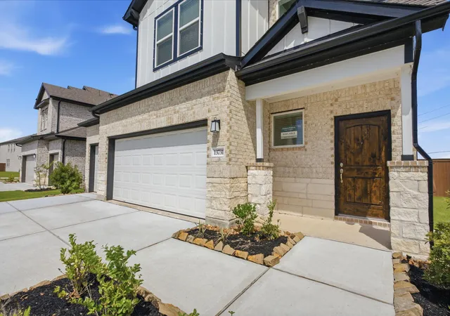 Photo 2 of Single family home for sale at 2411 Outpost Cyn Dr, Rosharon, TX 77583 | MLS# 93869529 | Listing updated on 2026-09-05