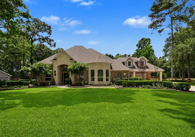 Photo 1 of Single family home for sale at 380 Ridgelake Scenic Dr, Montgomery, TX 77316 | MLS# 80089862 | Listing updated on 2026-09-11