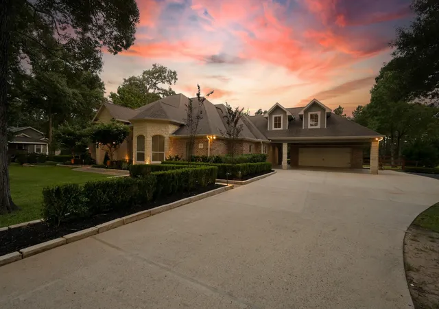 Photo 2 of Single family home for sale at 380 Ridgelake Scenic Dr, Montgomery, TX 77316 | MLS# 80089862 | Listing updated on 2026-09-11