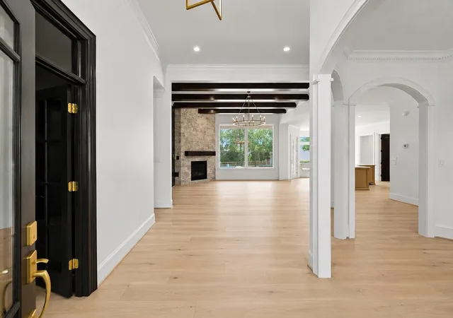 Photo 4 of Single family home for sale at 380 Ridgelake Scenic Dr, Montgomery, TX 77316 | MLS# 80089862 | Listing updated on 2026-09-11