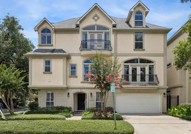 Photo 1 of Townhouse for sale at 1119 Banks St, Houston, TX 77006 | MLS# 37209459 | Listing updated on 2026-08-26