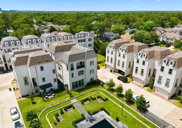 3rd image of 11119 Savannah Oaks Ln, Houston, TX 77043 | MLS# 14149421