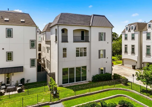 5th image of 11119 Savannah Oaks Ln, Houston, TX 77043 | MLS# 14149421