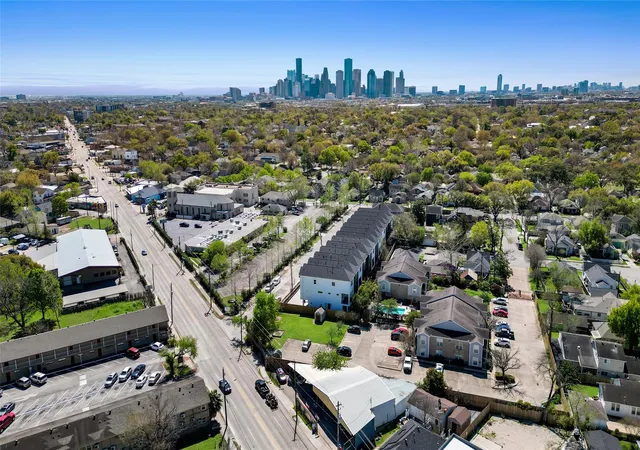 12th image of 4501 N Main St, Houston, TX 77009 | MLS# 53213644