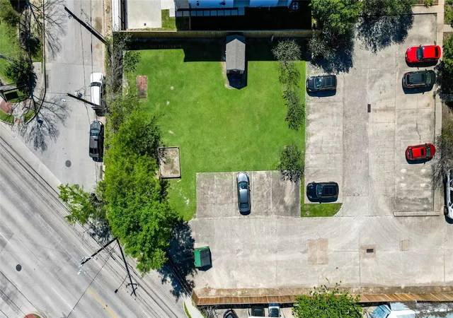 3rd image of 4501 N Main St, Houston, TX 77009 | MLS# 53213644