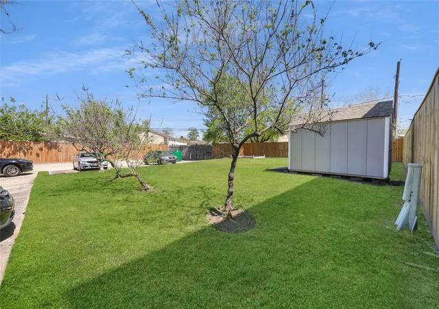 5th image of 4501 N Main St, Houston, TX 77009 | MLS# 53213644