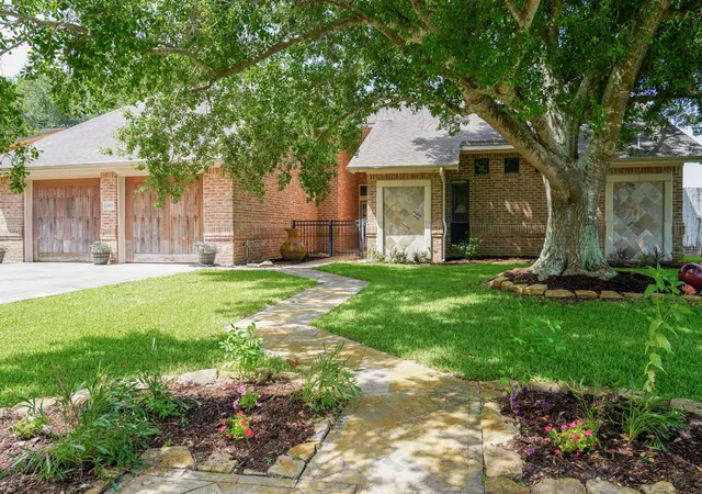 1st image of 2915 Willow Creek Dr, El Campo, TX 77437 | MLS# 5166638