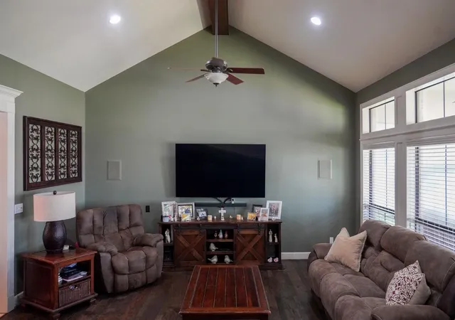 4th image of 2915 Willow Creek Dr, El Campo, TX 77437 | MLS# 5166638