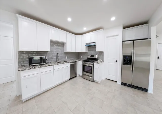 Photo 3 of Single family home for sale at 911 Depot St, El Campo, TX 77437 | MLS# 70744542 | Listing updated on 2026-08-28