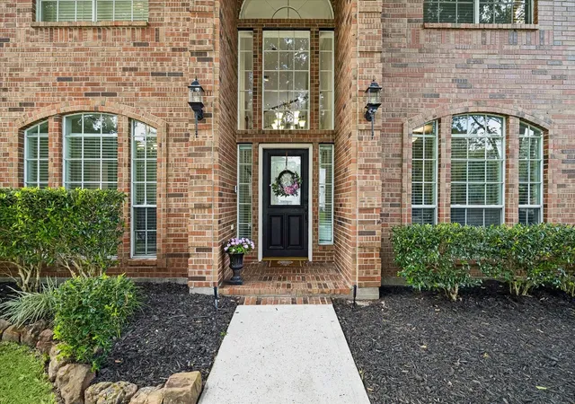 4th image of 2214 Deer Cove Trl, Kingwood, TX 77339 | MLS# 89860631