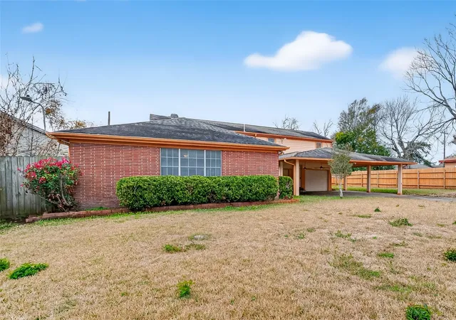 Photo 3 of Single family home for sale at 807 Ruth St #805-807, Baytown, TX 77520 | MLS# 2110542 | Listing updated on 2026-05-06