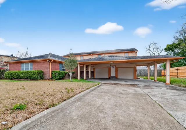 Photo 4 of Single family home for sale at 807 Ruth St #805-807, Baytown, TX 77520 | MLS# 2110542 | Listing updated on 2026-05-06