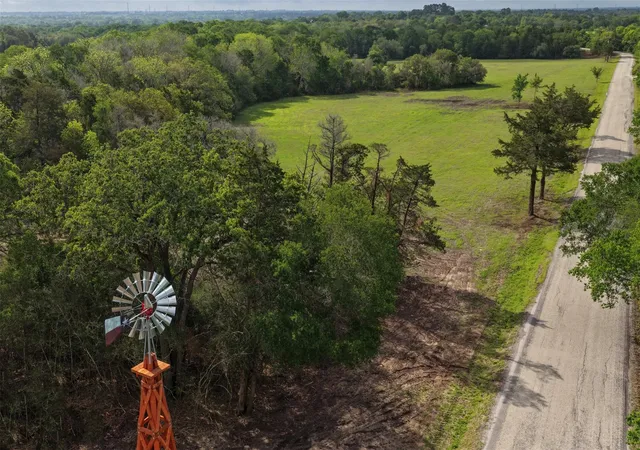 5th image of 2 Baranowski Rd, Brenham, TX 77833 | MLS# 34870615