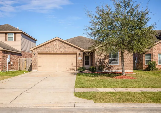 Homes for sale in La Marque, TX | 412 Hawks View Dr, La Marque, TX 77568 | MLS# 6878784