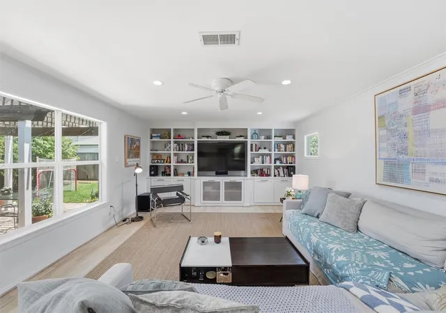 Photo 1 of Single family home for sale at 1006 Prince St, Houston, TX 77008 | MLS# 89768868 | Listing updated on 2026-09-19