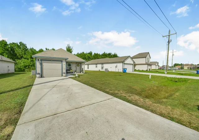 Photo 2 of Single family home for sale at 336 Road 5138, Cleveland, TX 77327 | MLS# 89574643 | Listing updated on 2026-08-18