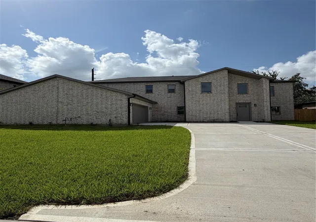 3rd image of 2611 Liguria Ln, Spring, TX 77388 | MLS# 38206382