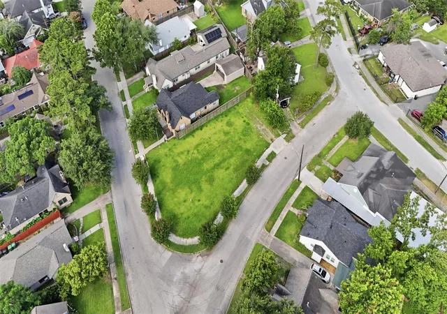7th image of 1102 Weaver St, Houston, TX 77023 | MLS# 11816657
