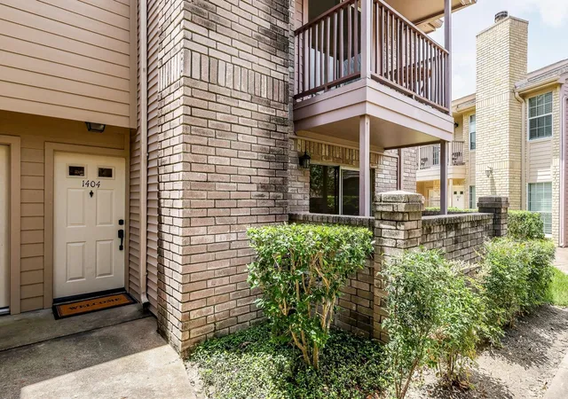 Photo 4 of Townhouse for sale at 3100 Jeanetta St #1404, Houston, TX 77063 | MLS# 78173741 | Listing updated on 2026-08-15