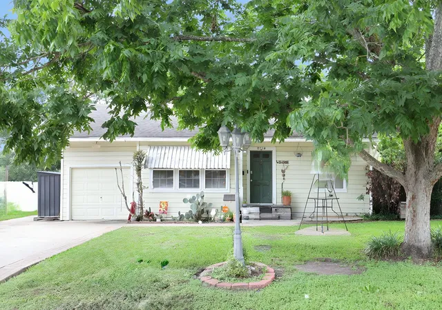 1st image of 2713 Cos St, Liberty, TX 77575 | MLS# 44949019