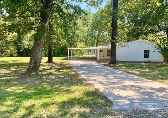 3rd image of 588 Vicksburg Ln, Livingston, TX 77351 | MLS# 81786062