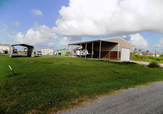 2nd image of 6123 Blue Water Blvd, Bay City, TX 77414 | MLS# 40453390