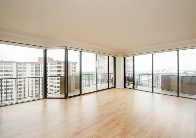 2nd image of 3350 Mccue Rd #1302, Houston, TX 77056 | MLS# 10502481