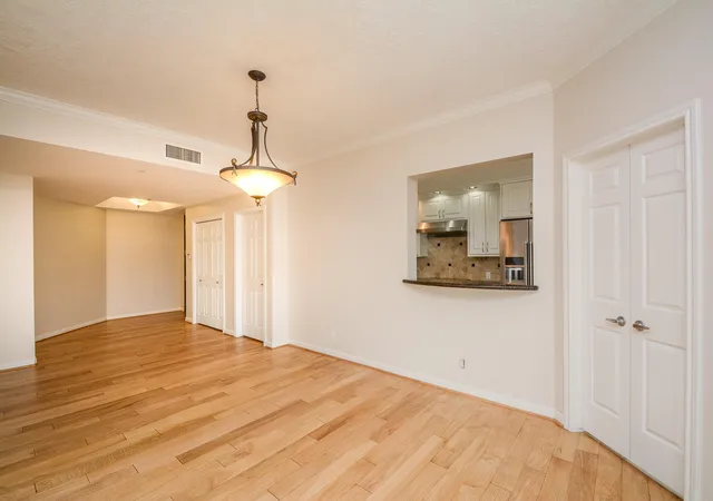 5th image of 3350 Mccue Rd #1302, Houston, TX 77056 | MLS# 10502481