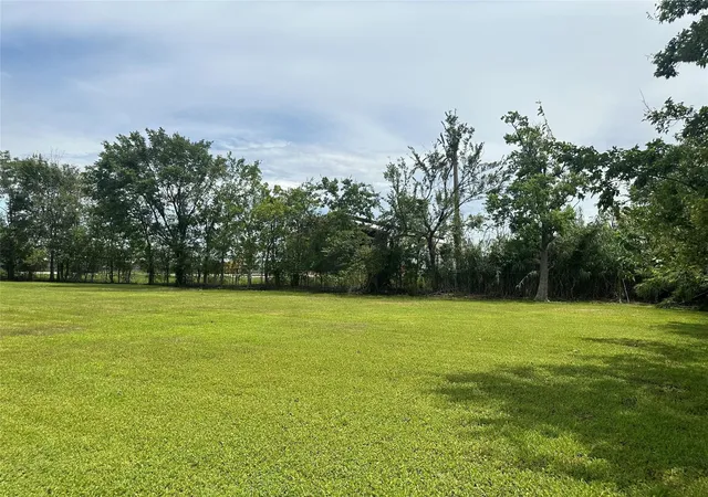 Photo 2 of Land for sale at 5916 Engleford St, Houston, TX 77026 | MLS# 15014637 | Listing updated on 2026-06-06