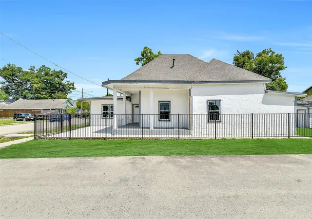 1st image of 1912 Gentry St, Houston, TX 77009 | MLS# 57979404
