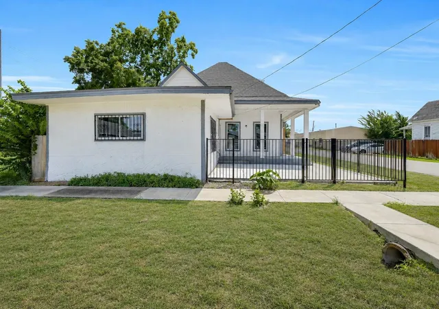 4th image of 1912 Gentry St, Houston, TX 77009 | MLS# 57979404