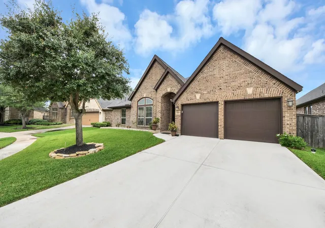 Photo 2 of Single family home for sale at 15226 Foxwood Arbor Ln, Cypress, TX 77429 | MLS# 15823077 | Listing updated on 2026-09-12