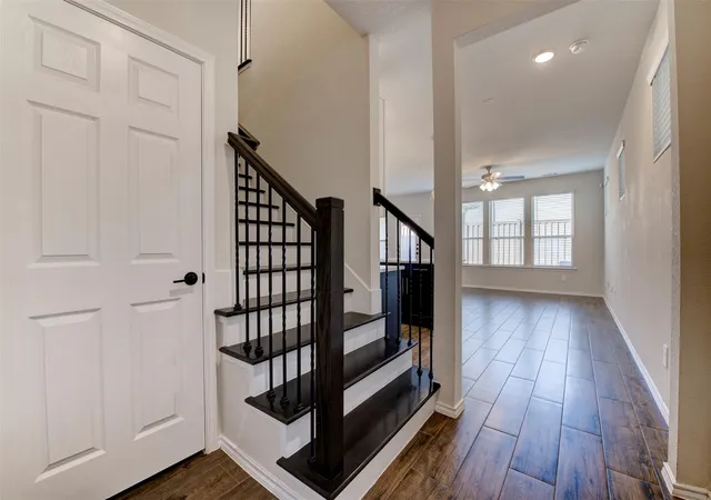 5th image of 10504 Marston Vineyard Dr, Houston, TX 77025 | MLS# 75473993