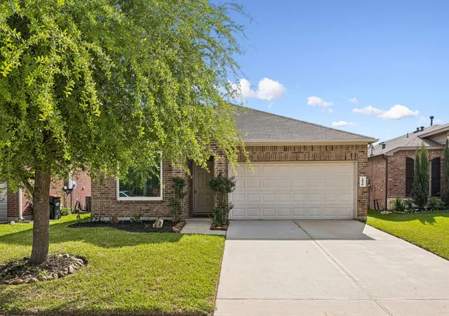 Homes for sale in Houston, TX | 1910 Wagon Boss Rd, Houston, TX 77049 | MLS# 11655152