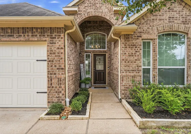 Photo 3 of Single family home for sale at 3426 Tulip Tr Dr, Spring, TX 77386 | MLS# 65125592 | Listing updated on 2026-09-20