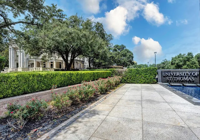 2nd image of 1122 Autrey St, Houston, TX 77006
