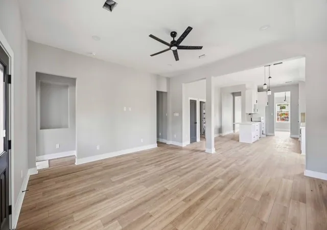 4th image of 7012 Duan St, Houston, TX 77022 | MLS# 28784372