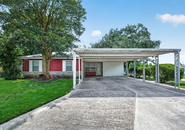 Photo 1 of Single family home for sale at 2013 Terrace Ln, Baytown, TX 77520 | MLS# 6805627 | Listing updated on 2026-08-08