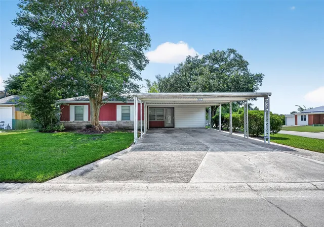 Photo 2 of Single family home for sale at 2013 Terrace Ln, Baytown, TX 77520 | MLS# 6805627 | Listing updated on 2026-08-08